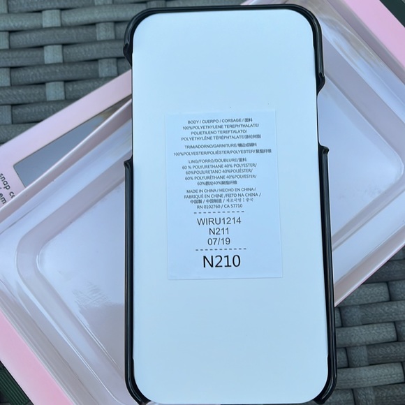 Kate Spade iPhone XS/X Case - Picture 8 of 9